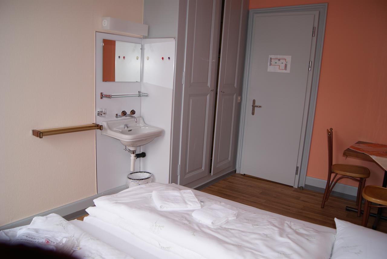 Hotel Schlosspintli Spiez Kültér fotó